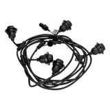 Zwarte LED-lichtsnoer met vijf E27-fittingen, geschikt voor buitengebruik, bovenaanzicht op een witte achtergrond.