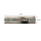 Rechthoekige witte opbouwspot van 25cm x 6,5cm, bovenaanzicht met zicht op interne bevestigingsbeugel en bedrading.