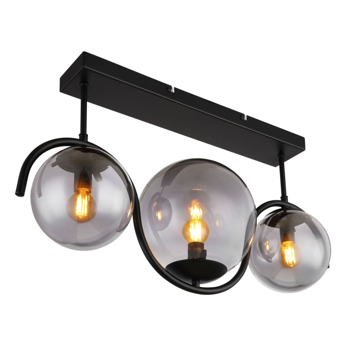Moderne zwarte plafondlamp met drie glazen bollen en zichtbare filament LED-lichtbronnen, schuin van onderen gefotografeerd voor een duidelijk zicht op het design en de lichtverdeling.