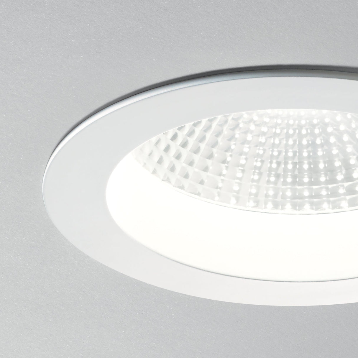 LED Downlight met reflector - sfeerfoto - close up