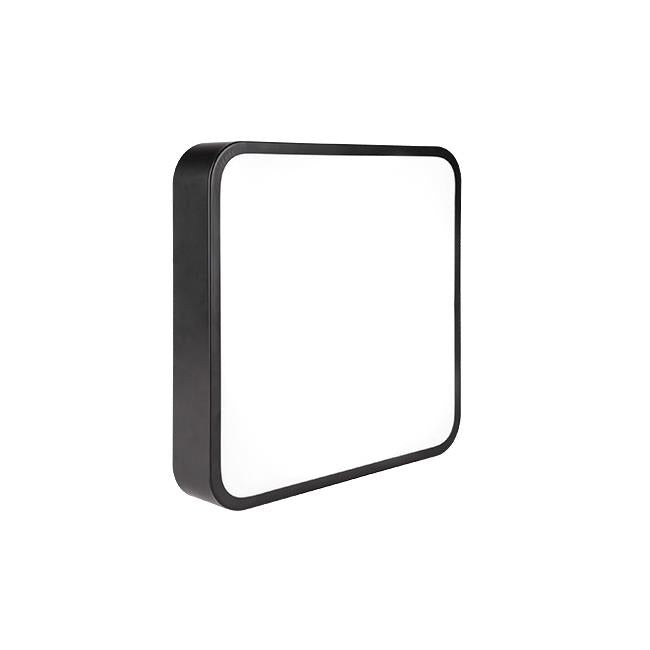 Vierkante zwarte LED wandlamp met opaalwitte diffuser, schuin vooraanzicht op witte achtergrond.