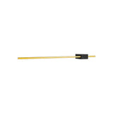 Moderne wandlamp met langwerpige gouden arm en zwarte wandbevestiging, zijaanzicht.