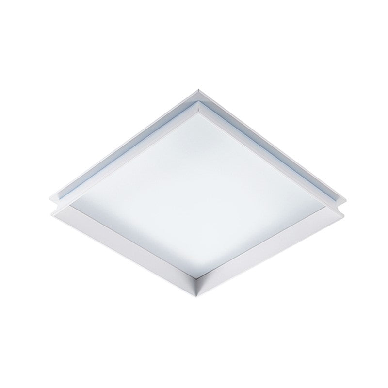 Vierkante LED plafondlamp met wit frame en opaal diffuser, schuin van onderen gefotografeerd tegen een witte achtergrond – ideaal voor moderne interieurverlichting.