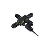 Waterdichte kabelconnector in X-vorm met vier aansluitpunten, zwarte behuizing en rubberen afdichtingen, schuin bovenaanzicht op wit achtergrond.