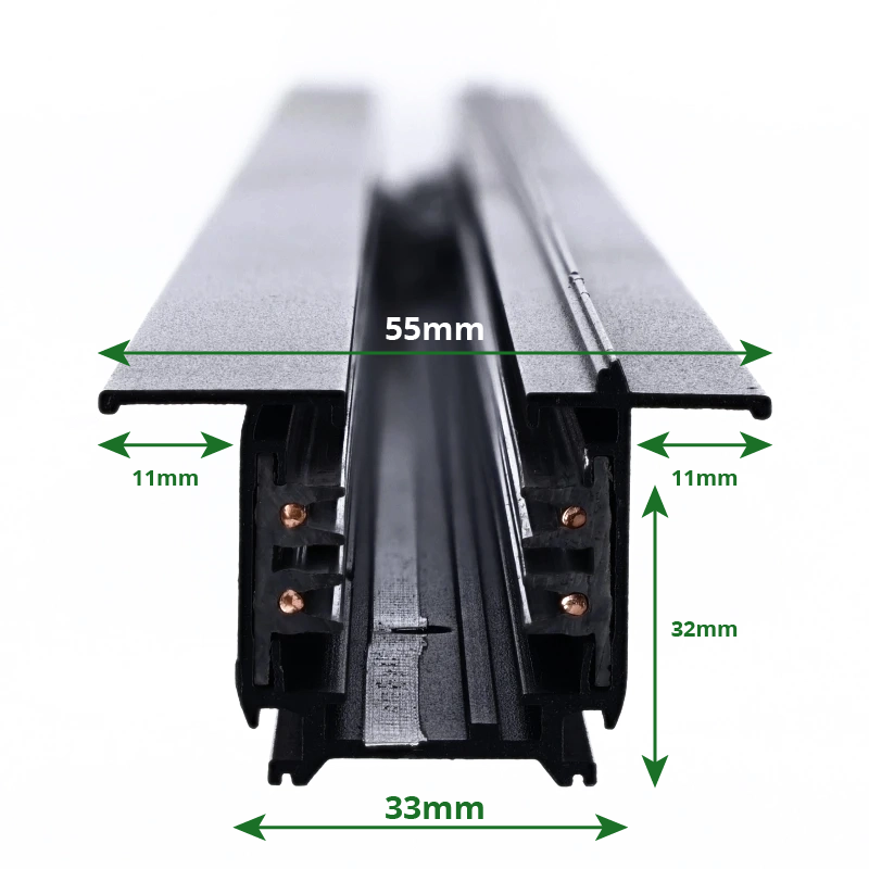 Close-up vooraanzicht van een zwart 3-fase railverlichtingsprofiel met afmetingen 55mm breed, 33mm diep, 32mm hoogte rail en 11mm zijkantbreedte, geschikt voor inbouwmontage.