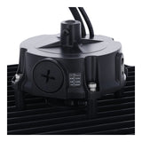 Close-up van een industriële LED-driver bovenaanzicht met stroom- en kleurtemperatuurinstellingen voor 120W, 150W en 200W, bevestigd op een koellichaam.