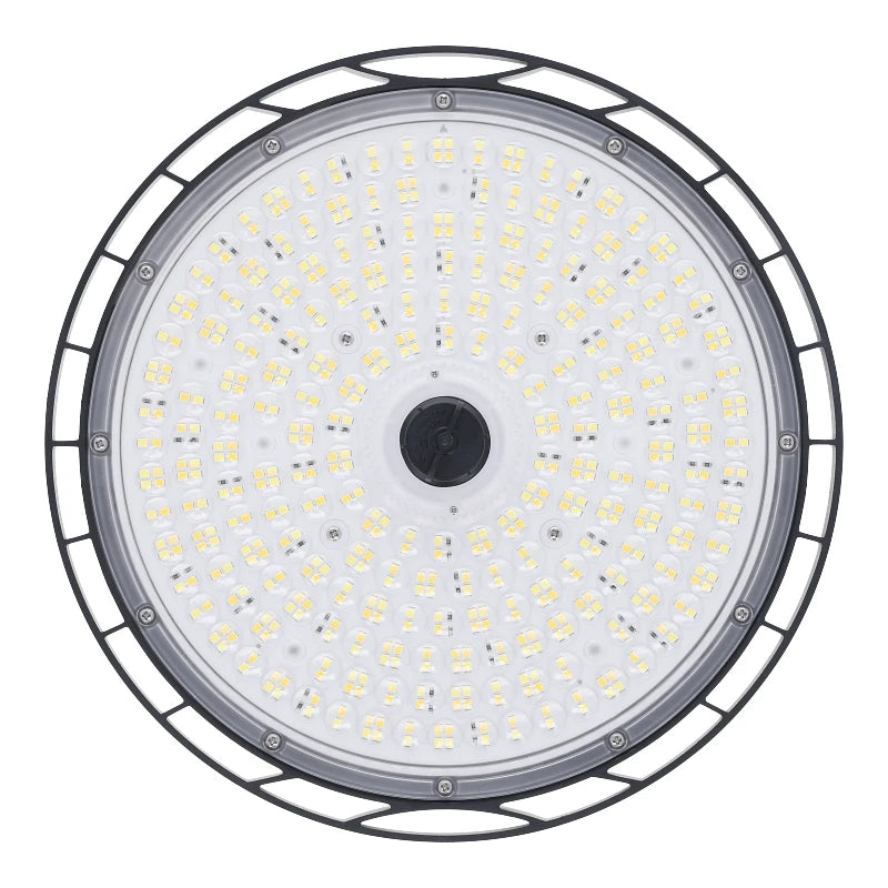 Ronde industriële LED high bay lamp met koelvinnen en meerdere LED-chips, bovenaanzicht.