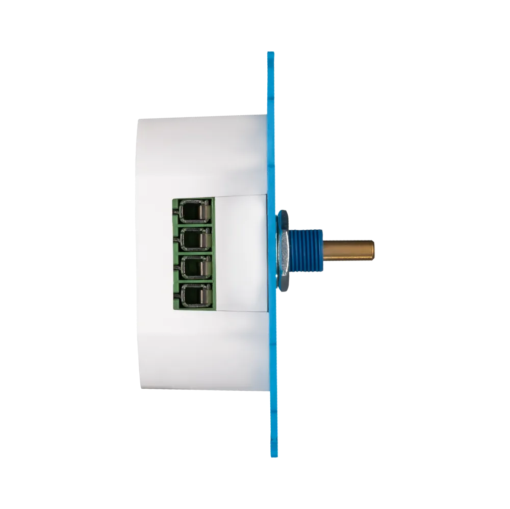 Zijaanzicht van een witte encoder met blauwe montagemodule en zichtbare terminals voor elektrische aansluiting.