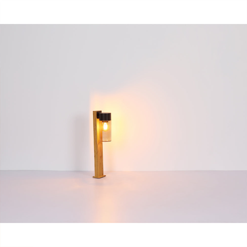 LED staande buitenlamp hout E27 fitting - glas - IP44 - sfeerfoto lamp aan