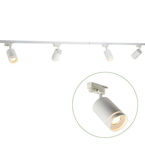 Wit railspotsysteem met vier verstelbare LED spotlights, gemonteerd aan een rechte rail, afgebeeld in zijaanzicht met een uitvergroot detail van één enkele spot.