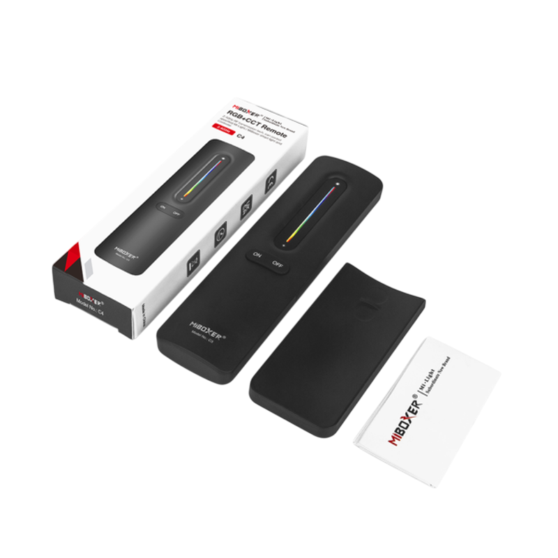 Afbeelding van de MiBoxer RGB+CCT Remote Model No. C4 inclusief afstandsbediening, beschermhoes, handleiding en productverpakking, gefotografeerd vanuit een schuin bovenaanzicht.