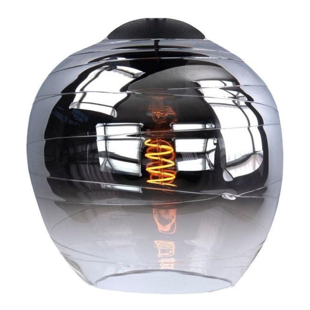 Glazen hanglamp met rookglas afwerking en zichtbare LED gloeidraad, frontaal aanzicht.