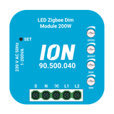 Vooraanzicht van de ION LED Zigbee Dim Module 200W (90.500.040), een compacte blauwe dimmodule voor 230V AC 50Hz installaties met instelknoppen voor snelheid, boost, maximale en minimale dimstanden en aansluitklemmen onderaan.