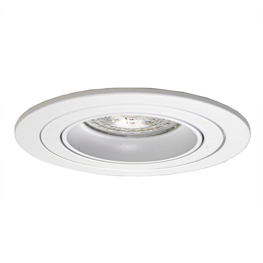 Witte ronde inbouwspot met verstelbare GU10 LED fitting, schuine vooraanzichtweergave.