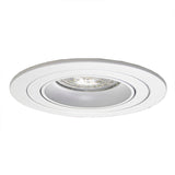 Witte ronde inbouwspot met verstelbare GU10 LED fitting, schuine vooraanzichtweergave.