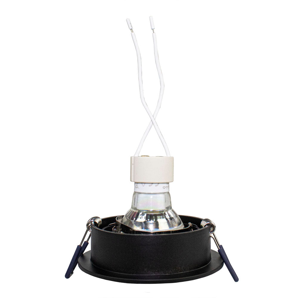 Inbouwspot met GU10 fitting en zwarte ronde afwerking, vooraanzicht met zichtbare klemveren en aansluitdraden.