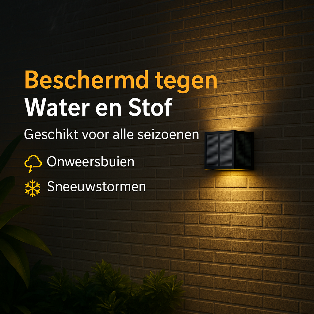 Zijaanzicht van een moderne zwarte buitenlamp gemonteerd op een muur, verlichtend in het donker, met tekst die aangeeft dat het product water- en stofdicht is en geschikt voor alle seizoenen, inclusief onweer en sneeuwstormen.