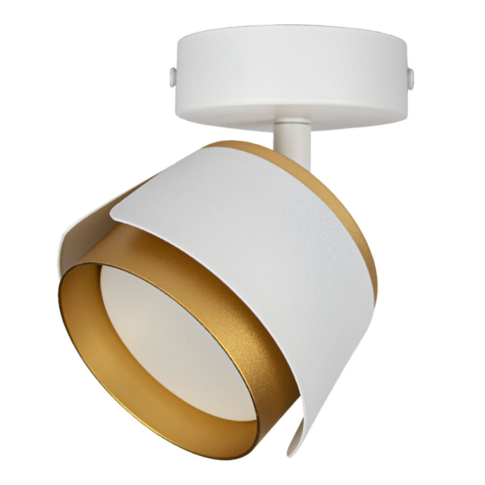 Moderne witte en gouden draaibare plafondspot in schuine zijaanzicht, ideaal voor gerichte verlichting in woon- of werkruimtes.