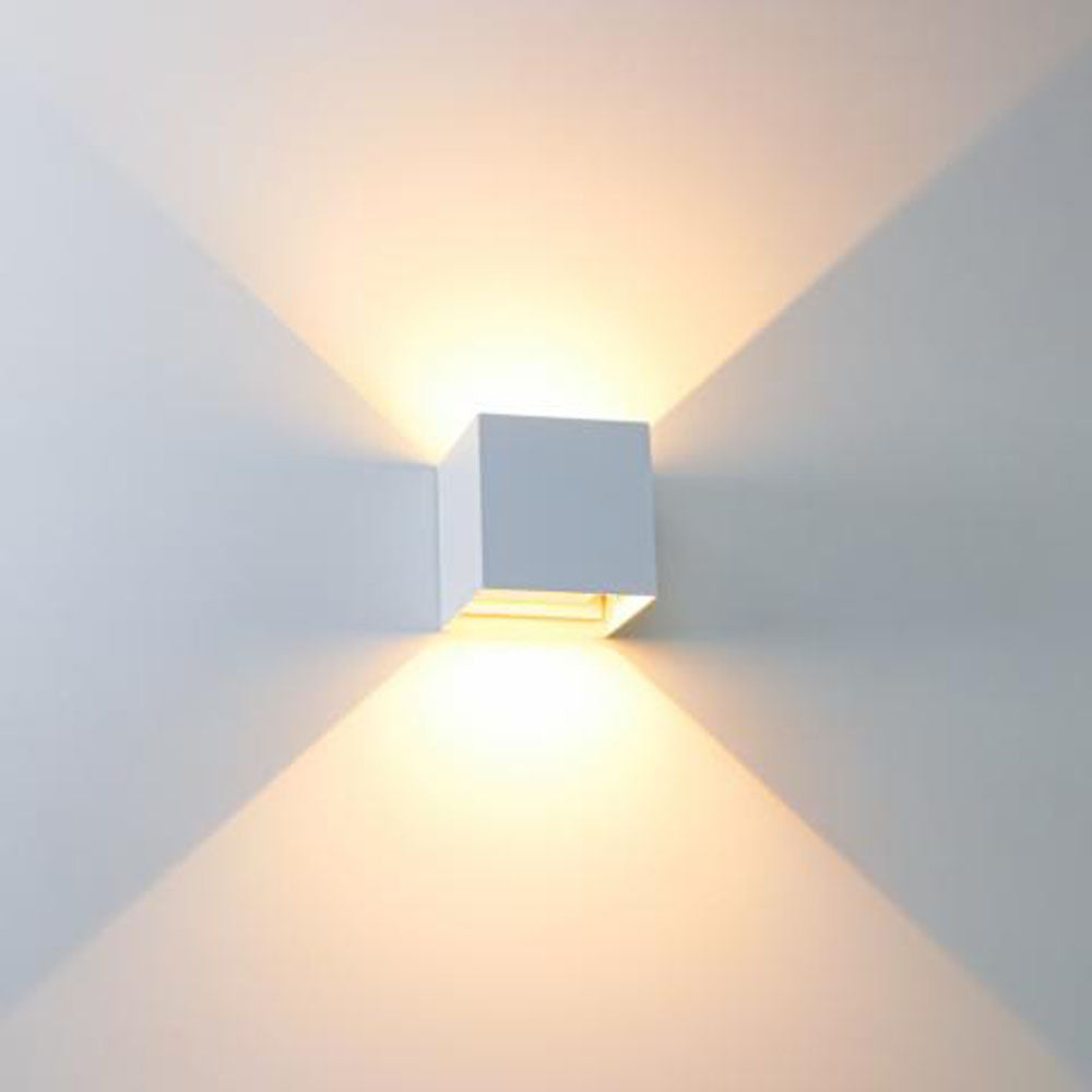 LED cube lamp buiten wit vierkant IP44 - aanfoto wandlamp brede stralingshoek