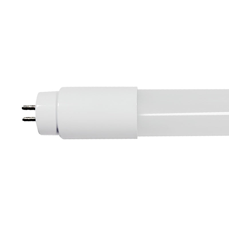 Close-up zijaanzicht van een LED TL buis met G13 fitting, geschikt als energiezuinig alternatief voor traditionele fluorescentielampen.