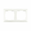 Dubbel wit afdekraam voor schakelmateriaal, geschikt voor twee inbouwcomponenten – vooraanzicht.