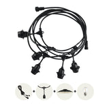 Zwarte stringlight kabel met meerdere fittingen, geschikt voor buitenverlichting, weergegeven in bovenaanzicht inclusief onderdelen: kabel, fitting, lampenkap en LED lamp.