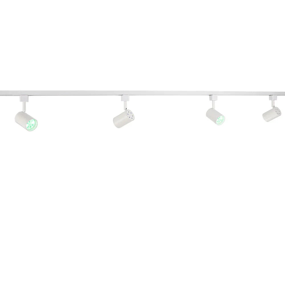 Wit 4-lichts railsysteem met verstelbare LED spotlampen, vooraanzicht op moderne plafondverlichting met cilindervormige armaturen en subtiele groene lichtaccenten.