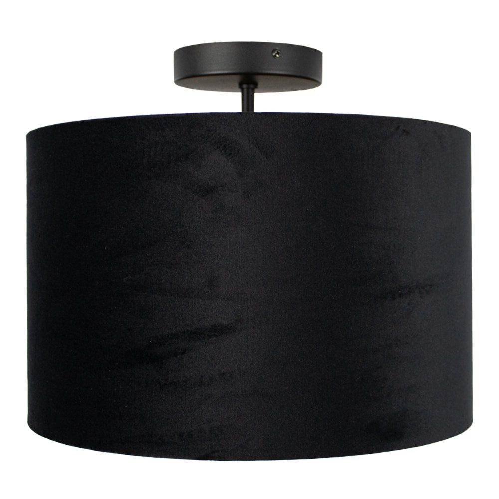 Zwarte velvet plafondlamp met cilindervormige kap, gezien vanuit een recht vooraanzicht tegen een witte achtergrond.