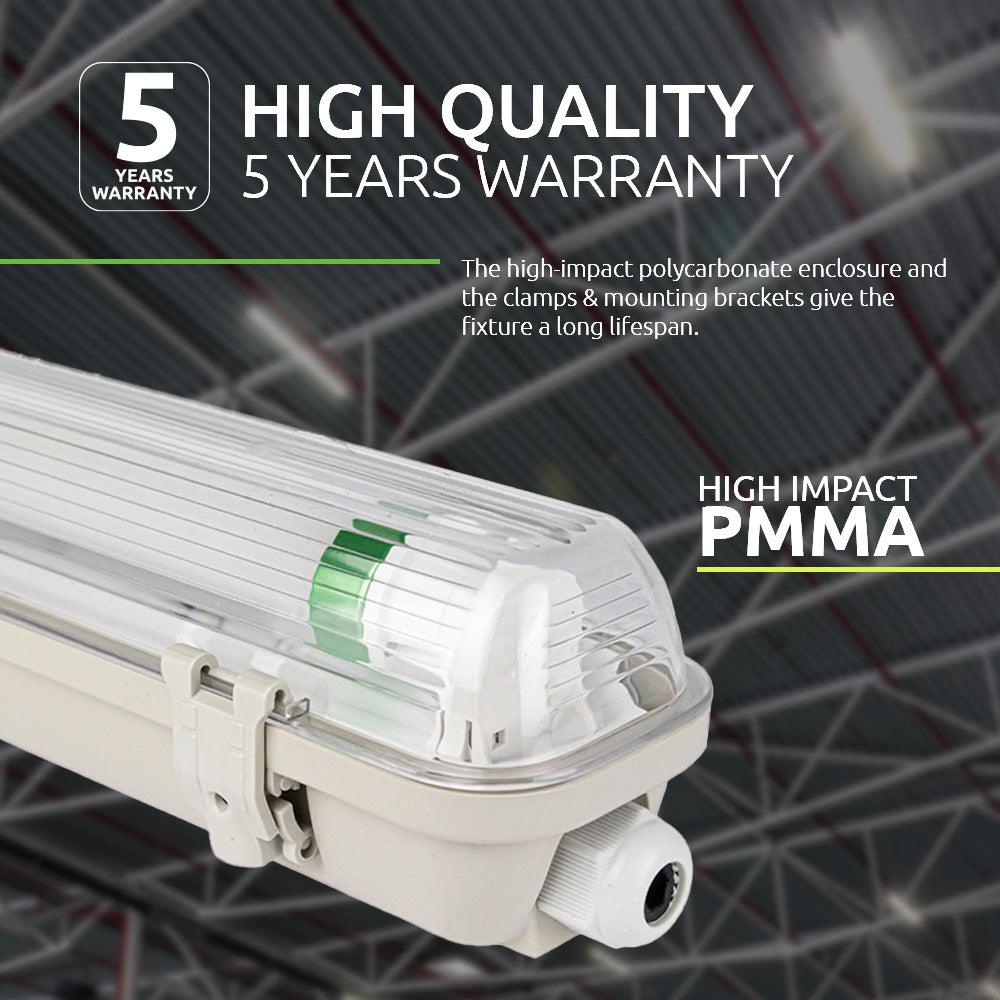 Industriële LED-armatuur met slagvaste PMMA-behuizing, zijaanzicht, geschikt voor plafondmontage in grote ruimtes, met 5 jaar garantie.