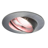 Ingebouwde LED inbouwspot met kantelbaar armatuur in geborsteld aluminium, vooraanzicht onder een schuine hoek.