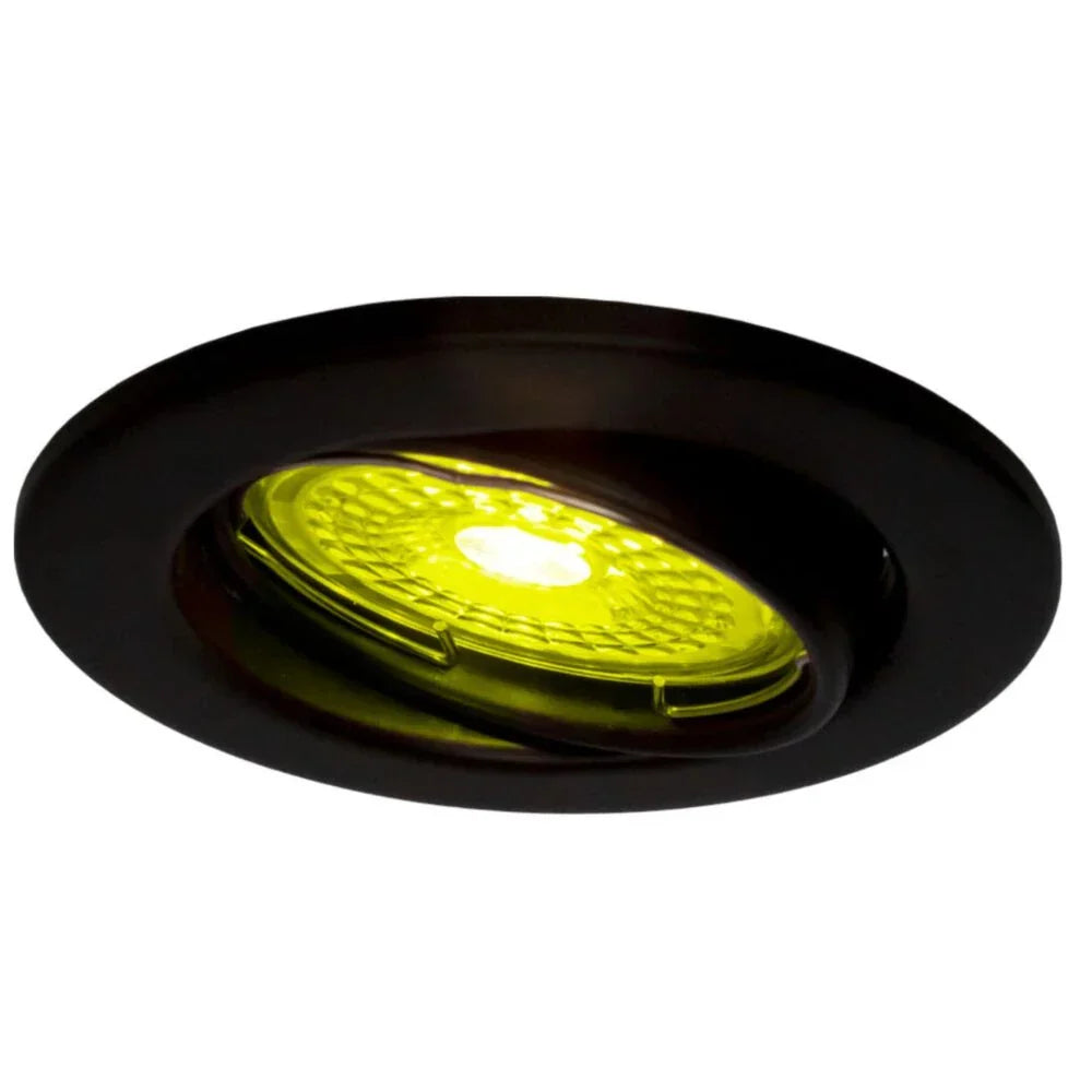 Zwarte ronde LED inbouwspot met geel licht, schuin van voren gezien voor een duidelijk zicht op de lichtbron en afwerking.