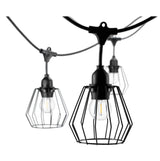 Close-up vooraanzicht van een industriële zwarte prikkabel met metalen kooikap lampen, geschikt voor buitenverlichting of tuinverlichting.