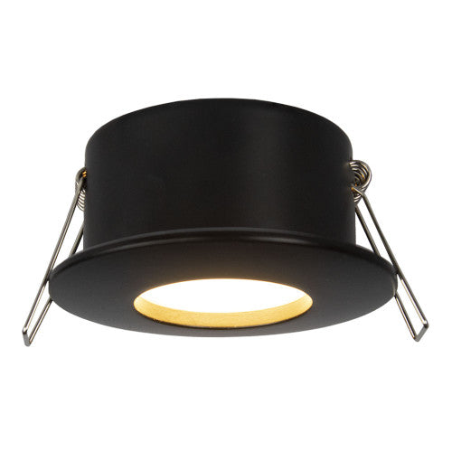 Zwarte ronde inbouwspot met GU10 fitting, zichtbaar vanuit een schuine onderaanzicht-hoek, met geïntegreerde veren voor montage in het plafond.