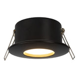 Zwarte ronde inbouwspot met GU10 fitting, zichtbaar vanuit een schuine onderaanzicht-hoek, met geïntegreerde veren voor montage in het plafond.