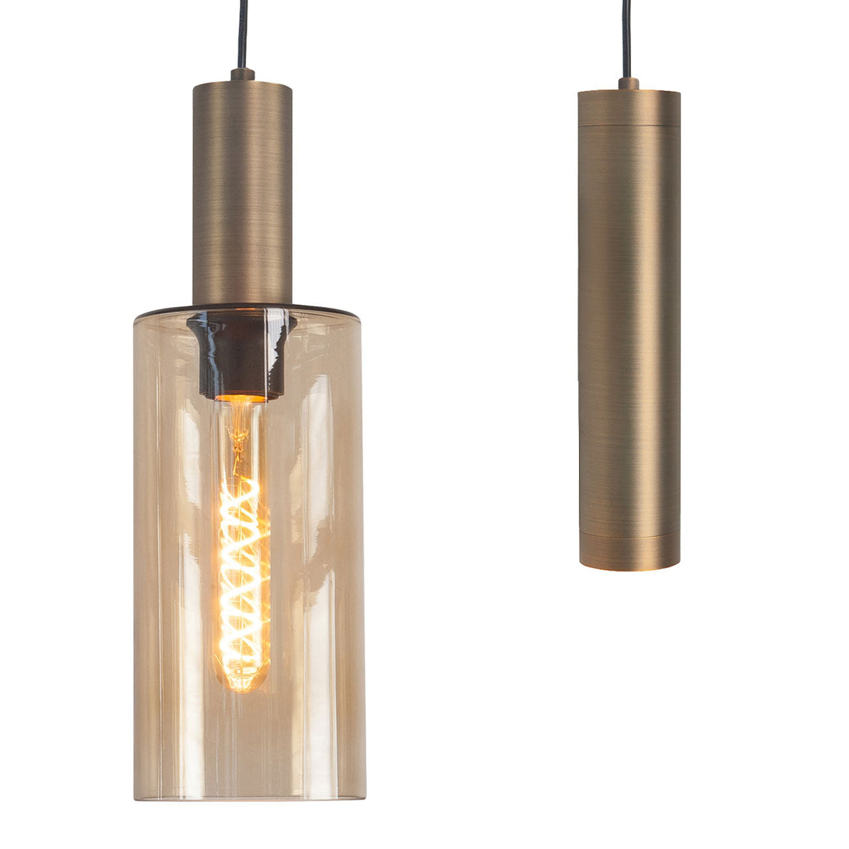 Hanglamp met cilindervormige amberkleurige glazen kap en goudkleurige metalen fitting, zicht van voren met één lamp aan en één lamp uit.